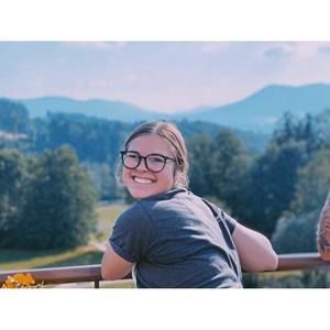 Meet your Posher, Kenzi